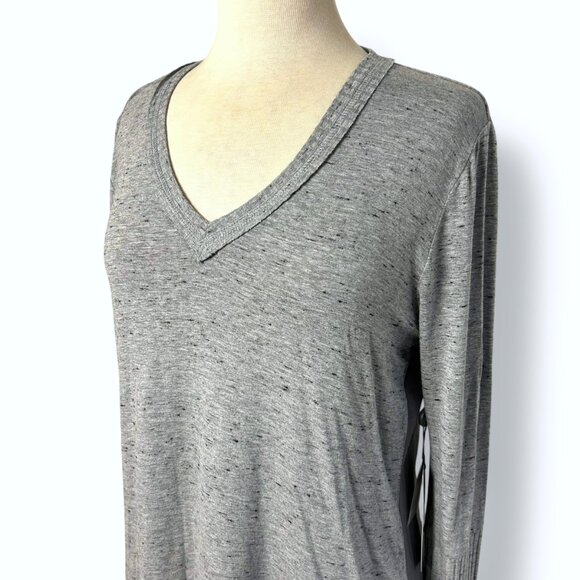 NWT Lola & Sophie Slub Jersey Tee Long Sleeve V-Neck Woven Back Gray Grey Sz XS - Picture 3 of 9
